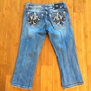 Miss Me Cropped Capri Jeans